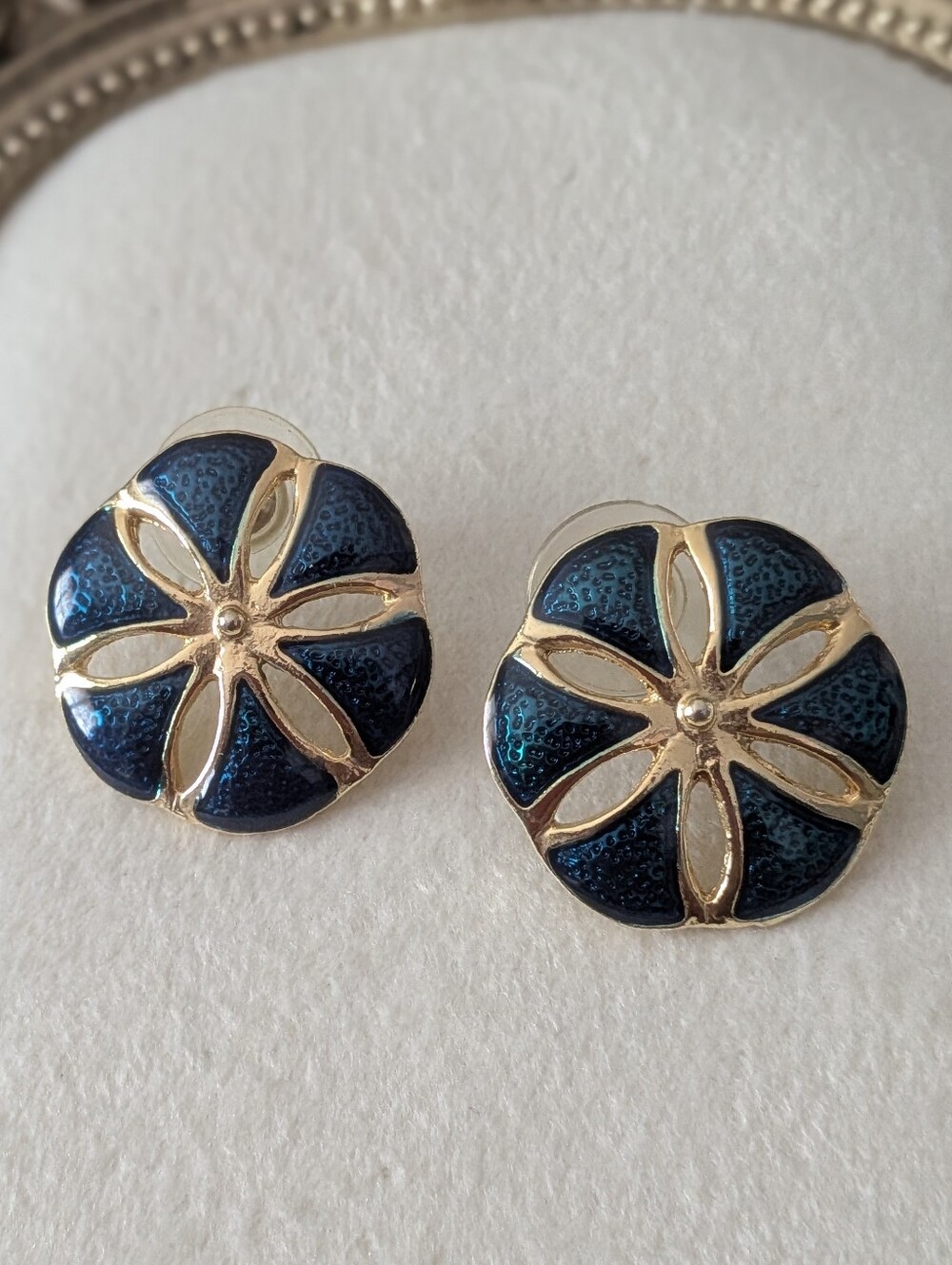 Vintage Gold Tone Blue Enamel Sand Dollar Stud Earrings | Coastal Beach Nautical